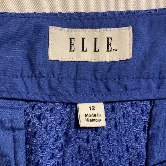 ELLE Size 12 blue textured shorts with scalloped hemline.  NWOT - Picture 3 of 8